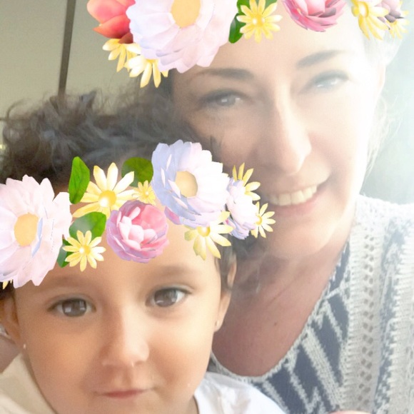 Meet Your Posher, Laura - Picture 2 of 6